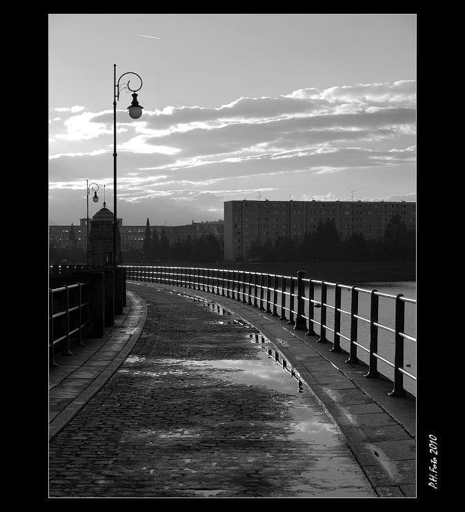 P9170189bw